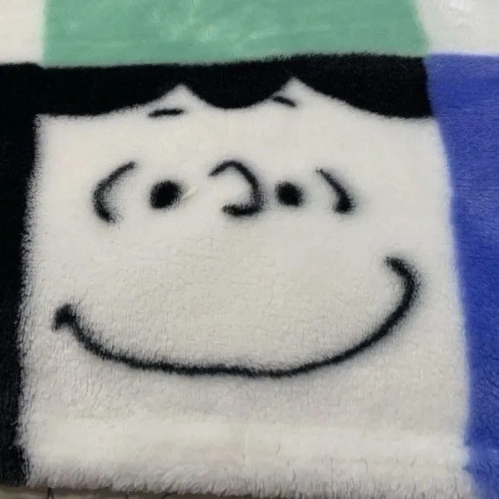 Snoopy Soft Throw Blanket Fleece Peanuts Charlie Brown Checkered Multicolor